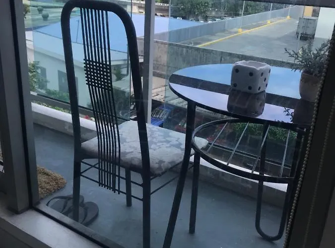 Coleen's Cozy Place At Azure *